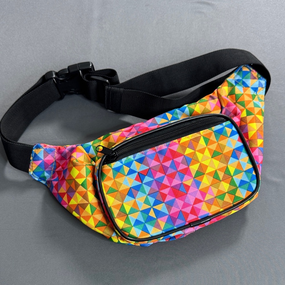 Sojourner Bags Rainbow Geometric Fanny Pack Adjustable Crossbody Festival Bag‎